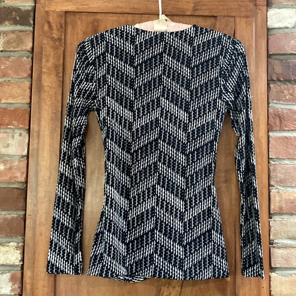 White House black market top - Picture 6 of 7